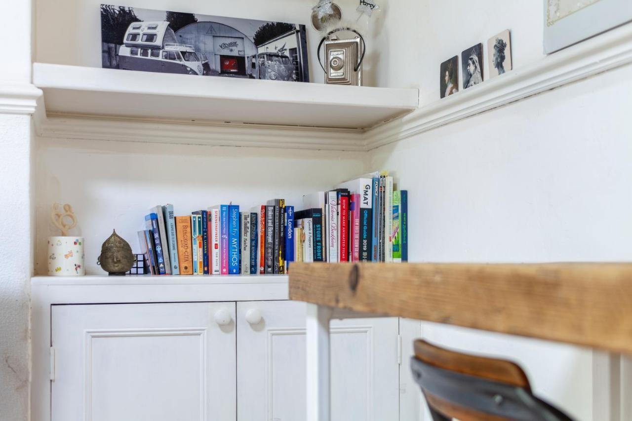 2 Story Apt On The Ground Floor At Clapham North Appartement Londen